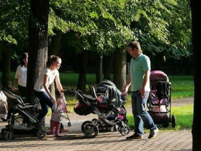 Какие выплаты и льготы положены многодетным родителям