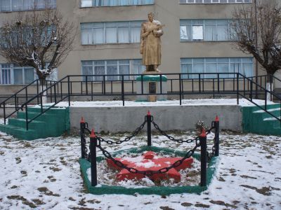Памятник погибшим воинам