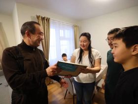 Глава Якутии ознакомился с условиями арендного жилья для специалистов