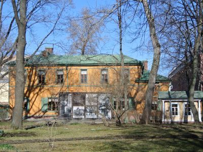 Дом-усадьба, в которой жил Толстой Лев Николаевич в 1882-1901 гг. В доме - мемориальный музей Л.Н.Толстого