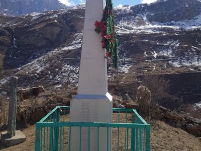 Памятник погибшим воинам-односельчанам в бывшем сел. Нижний Хулам