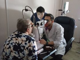 Врач из Якутии обучил офтальмологов из ЛНР проводить лазерные операции