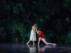 Премьерой балета «Щелкунчик» начался в Якутске  «Чайковский-фест»