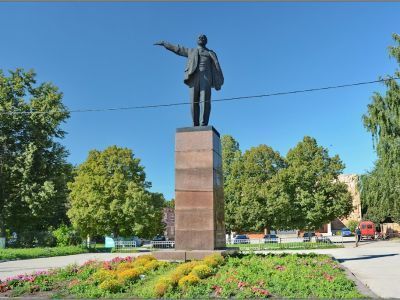 Памятник В.И. Ленину. Авторы: Онищенко И.Г., Механников. Бронза
