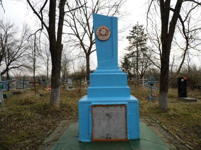 Братская могила 28 советских воинов, погибших в боях с фашистскими захватчиками