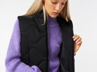 Женский стеганый удлинённый жилет Lacoste