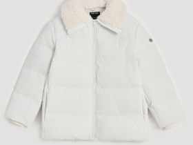 Пуховик с опушкой и воротником-стойкой