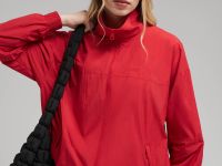 Свободная ветровка с водоотталкивающей пропиткой