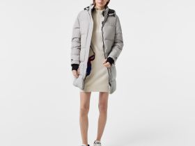 Женское платье Lacoste с высоким воротом на молнии