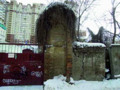 Пилон въездных ворот