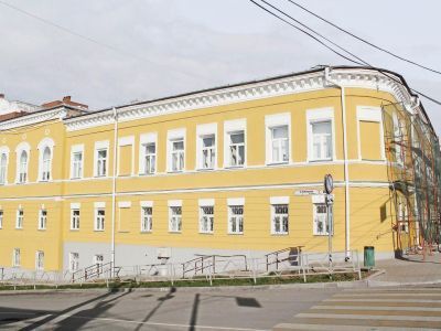 Здание женской гимназии