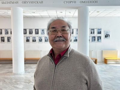 Актеру Саха театра Михаилу Семенову присвоили звание народного артиста Якутии