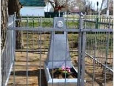 Братская могила красногвардейцев, погибших в бою за освобождение села в январе 1919 г.