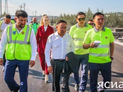 Алексей Колодезников проинспектировал ремонтные работы на автодорогах Якутска