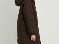 Пуховое пальто с капюшоном