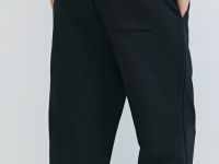 Базовые джоггеры, Черный