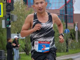 Чемпионом России на 100 км в Якутске стал Валерий Лукин