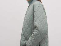 Утепленная стеганая женская куртка