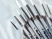 Кисть синтетика №8 круглая Roubloff "1Wt14" ручка фигурная пёстрая белая с черным кончиком, глянцева