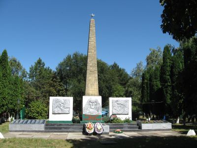 Памятник землякам, погибшим в годы Великой Отечественной войны
