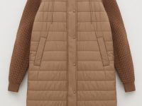 Утепленное полупальто с вязаными рукавами