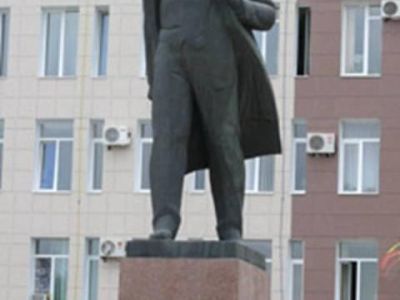 Памятник В.И.Ленину