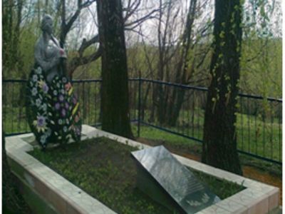 Братская могила воинов, погибших в 1943 г.