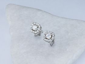 Пусеты из белого золота с бриллиантами э4701пс04190200