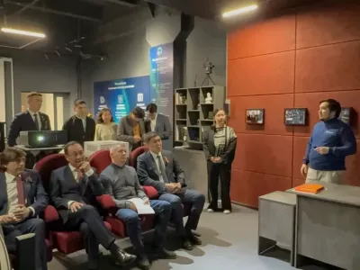 Сергей Кравцов посетил креативный кластер «Квартал труда» в Якутске