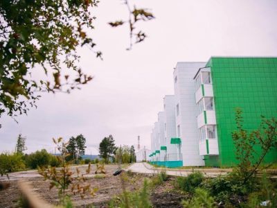 Работы по сносу аварийных домов завершили в поселке Серебряный Бор в Якутии