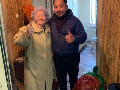 Более девяти тонн картофеля и капусты доставили одиноким пожилым гражданам в Якутске