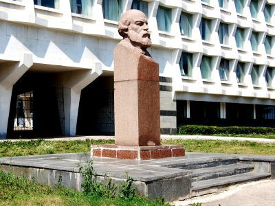 Бюст И.Н.Ульянова