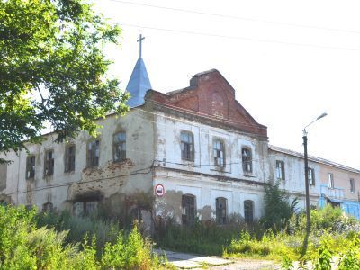 Здание бывшего маслобойного завода Улановых