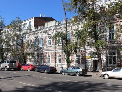 Особняк купцов Ларионова и Зицермана (два смежных здания)