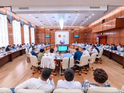 Айсен Николаев потребовал от глав районов не отрываться от стратегии республики