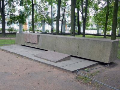 Братская могила участников Великой Октябрьской социалистической революции и гражданской войны