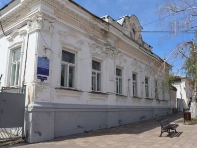 Здание, где в 1918 г. находился штаб Таманской  дивизии