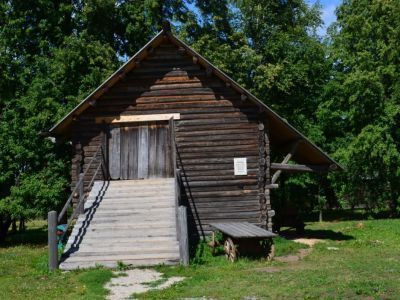 Бывшая конюшня Минина Ф.С.