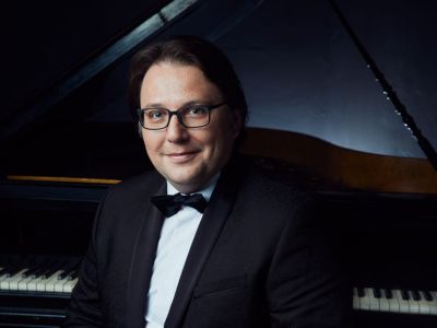Билеты на Евгений Изотов. Фортепианный вечер (Филармония им. Шостаковича. Малый зал) / Концерт | Афиша | ИнфоТаймс