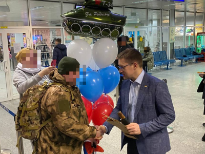 Вернувшихся участников СВО встретили в аэропорту Якутска