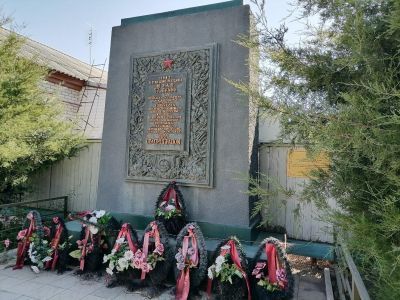 Дом, в котором находился штаб 57 армии генерала армии Толбухина Федора Ивановича в 1942 году