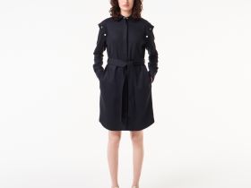 Женское платье Lacoste свободного кроя с поясом и длинным рукавом