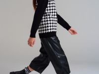 Свитер трикотажный для девочек