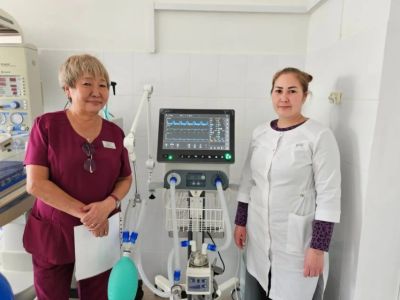 Новый аппарат ИВЛ для новорожденных поступил в больницу Верхнеколымского района