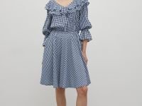 Платье с воланом