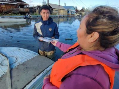 «Почта России» продолжает доставку в четыре подтопленных якутских села