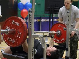 Более ста спортсменов собрал чемпионат Якутии по пауэрлифтингу