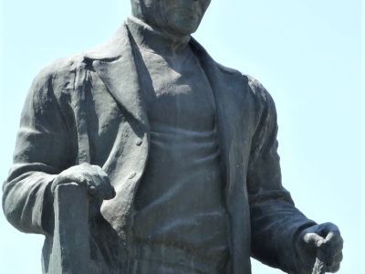 Памятник В.К.Нечитайло народному художнику РСФСР