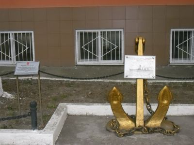 Памятный знак в честь экипажа I-го гвардейского крейсера "Красный Кавказ", погибшего в годы Великой Отечественной войны