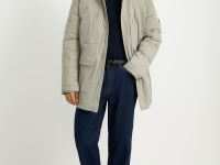 Утепленное полупальто с накладными карманами